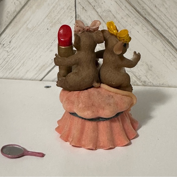 Fitz and Floyd charming tails “being sisters is a wonderful thing” - Picture 6 of 13